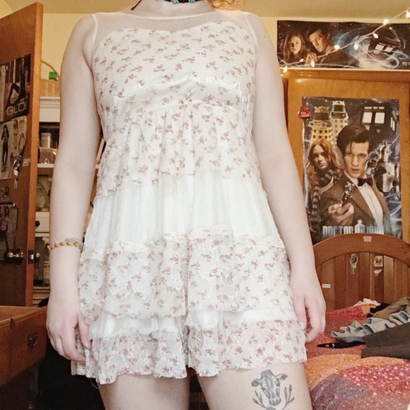 Lace minidress - Picture 2 of 2